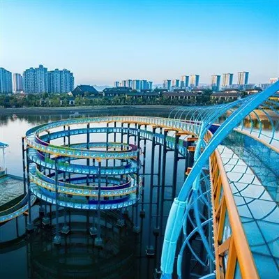 Крупномасштабная стеклянная водная горка